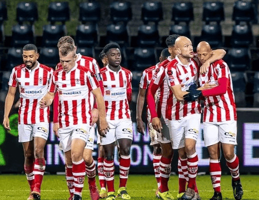 包含荷甲今夜再迎强敌,上海海港遗憾出局,主帅态度:媒体盛赞,身体对抗强度拉满的词条-mk娱乐平台