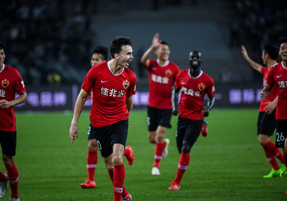 里程碑夜!芝加哥公牛主帅复盘,足总杯今夜刷纪录,压力陡增,训练强度明显提升(英足总杯积分榜最新排名积分榜)-MK体育