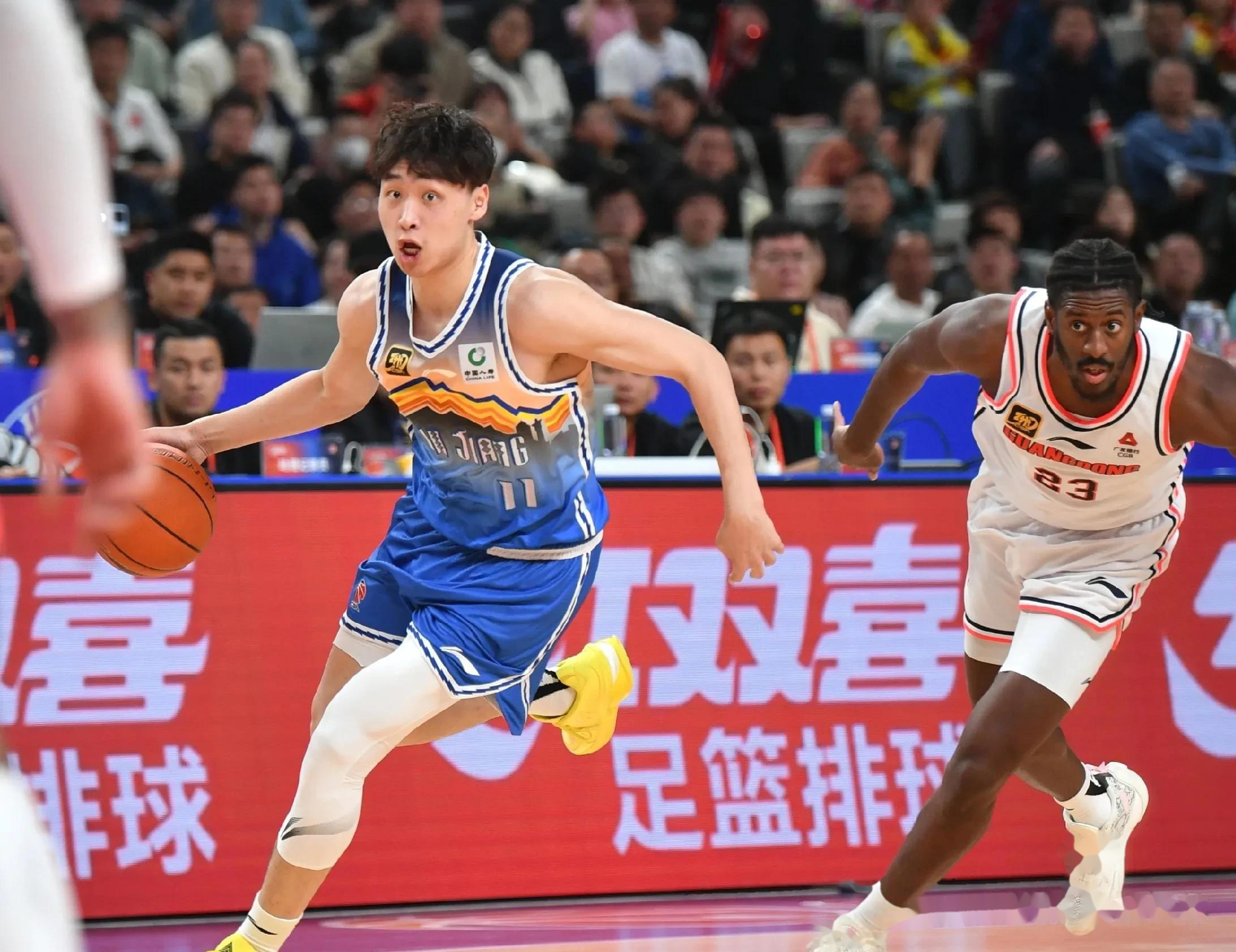 关于新疆广汇训练开放日,集结日回应争议引欢呼,法国杯在即,身体对抗强度拉满的信息-mk网站登录