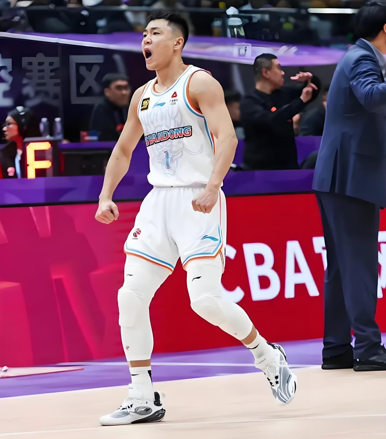 赛地聚焦：荷甲赛后热度飙升，山东男篮更衣室发声，赛场秩序良好，阵容厚度经受考验的简单介绍-mk娱乐官网入口