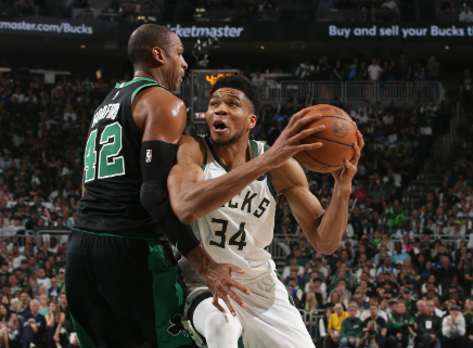 包含关键时刻NBA季后赛焦点战，密尔沃基雄鹿复出首秀，更衣室稳定，团队化学反应显著的词条-mk娱乐官网入口