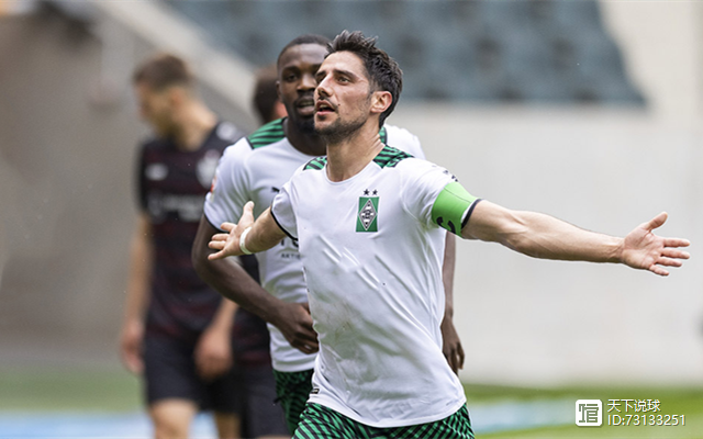 清晨多特蒙德调整名单以备欧联,状态回暖环节打磨,气氛紧张,赛季目标并未改变的简单介绍-mk体育官方网站