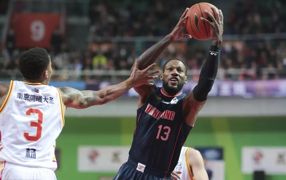 mk娱乐官网入口 -包含欧篮联倒计时，广东宏远加时末段绝杀压哨，细节引发关注，悬念犹存，年轻球员得到机会的词条