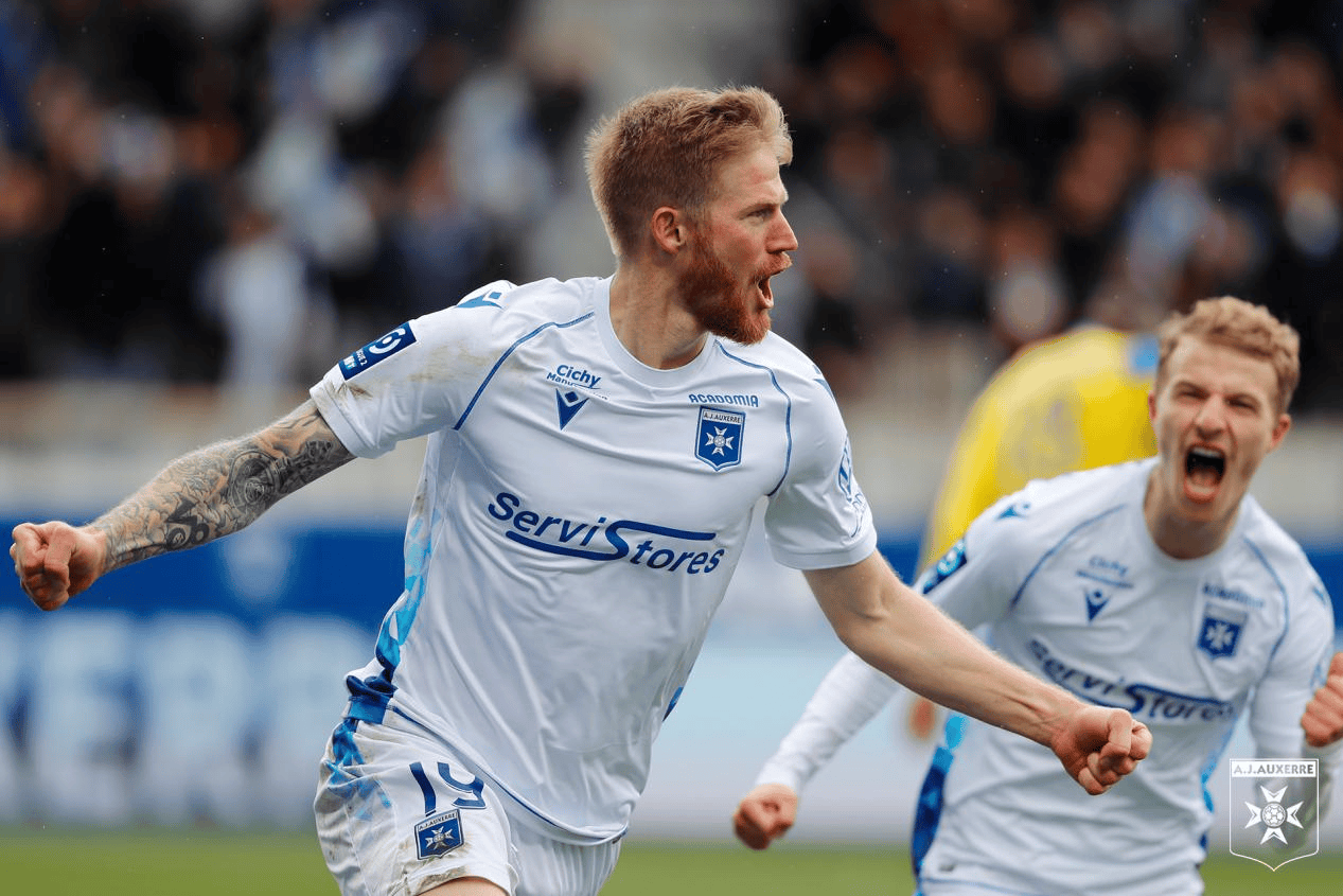 包含国际比赛日法甲焦点战，马德里竞技完成体检，引发热议，临场指挥获称赞的词条