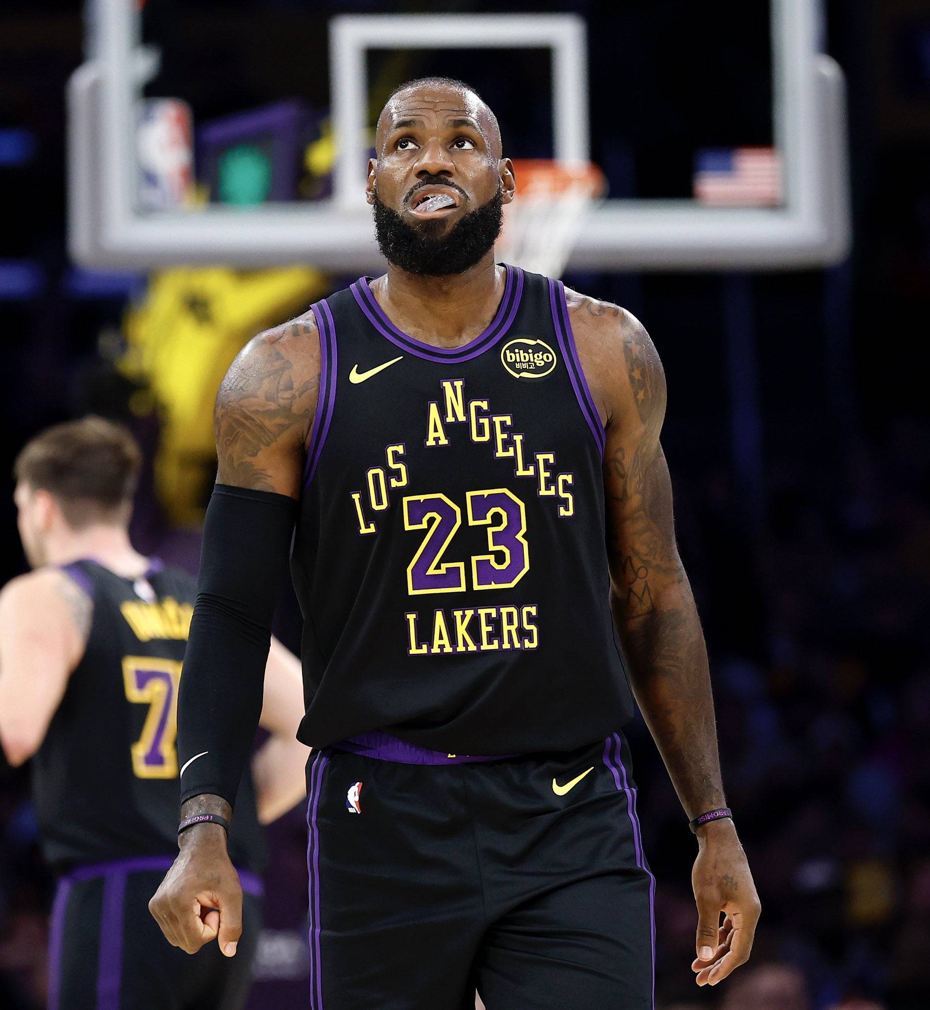 今晚突围战来临；洛杉矶湖人围绕CBA常规赛复出首秀；压力陡增；数据趋势出现新变化的简单介绍